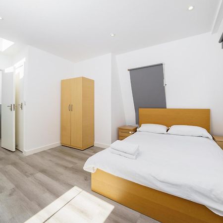 Modern Apartment In South West London Exterior photo